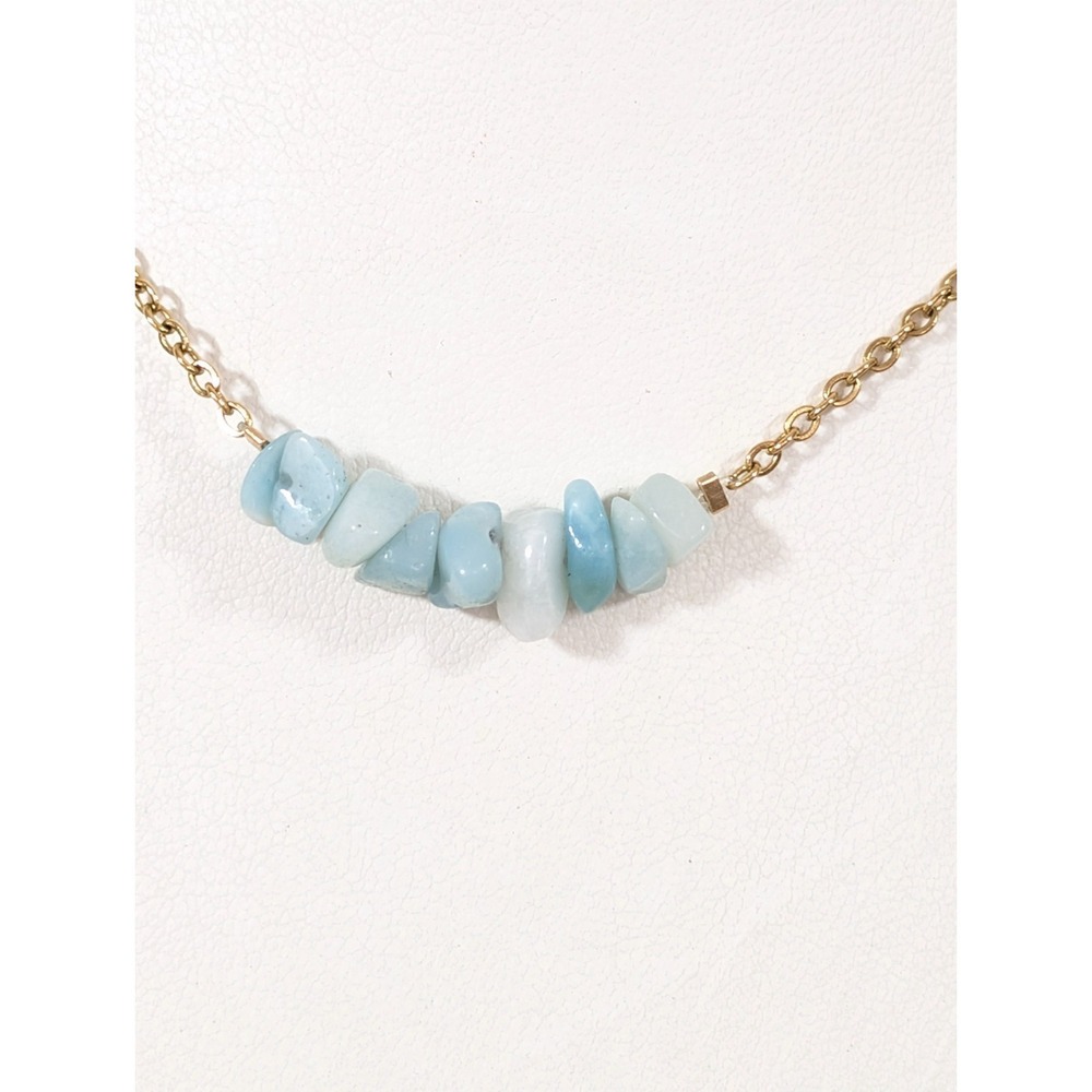 Green Natural Stone Chip Necklace Gold Tone Minimalist Short 15.5"‎